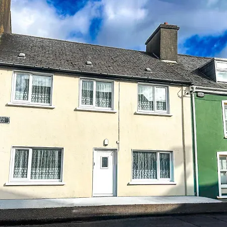 Large Townhouse At The Bridge - Town Centre * Dingle
