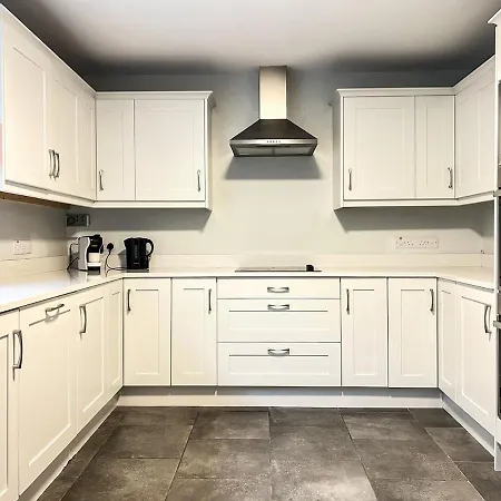 Large Townhouse At The Bridge - Town Centre * Dingle