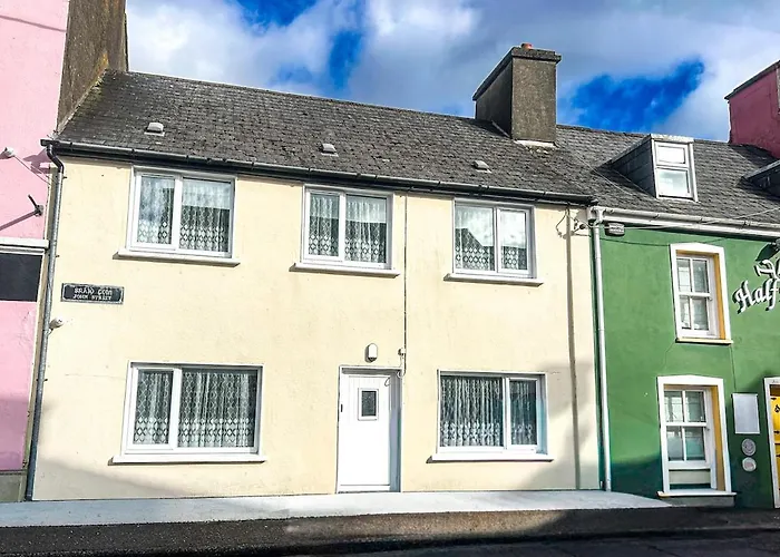 Large Townhouse At The Bridge - Town Centre * Dingle